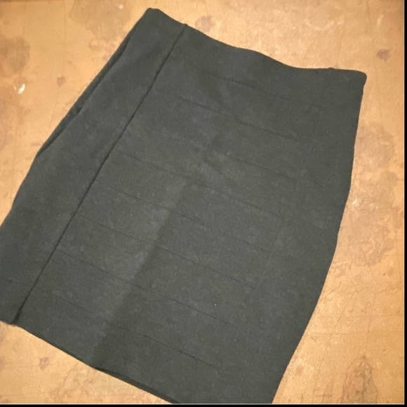 🔥 LAST CHANCE [WHBM] pencil skirt - Picture 2 of 6